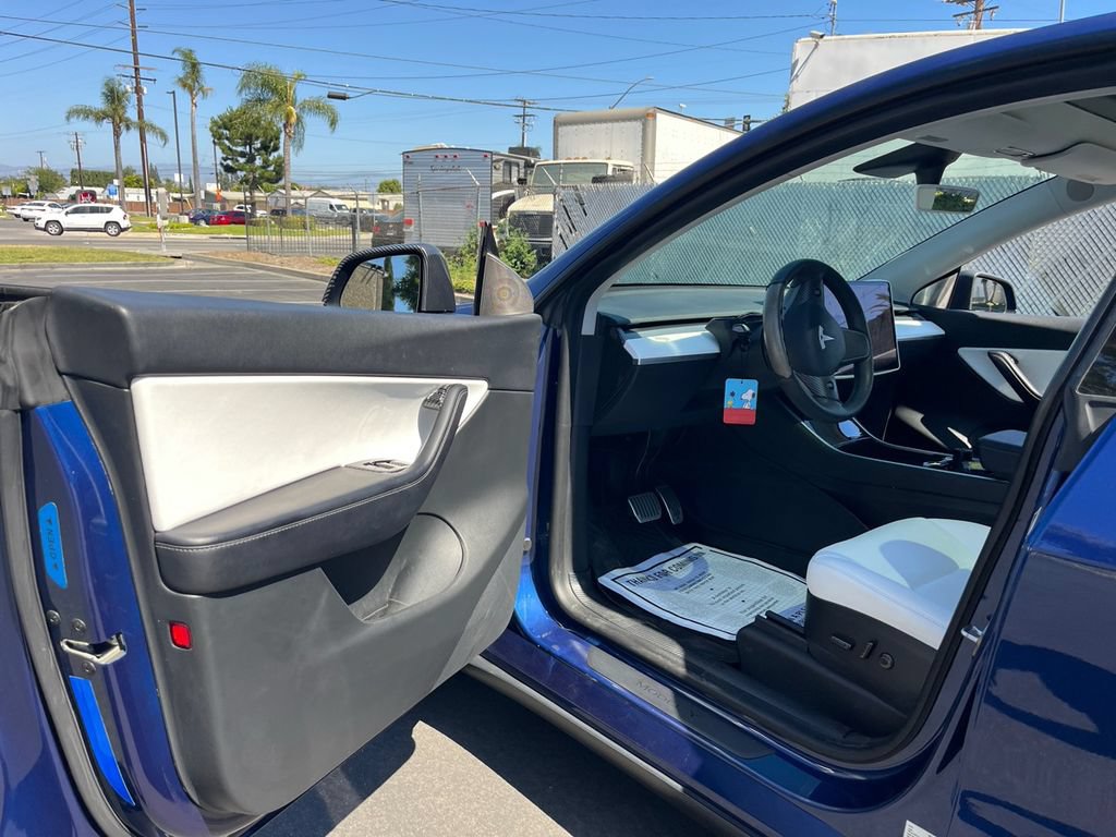 Used 2021 Tesla Model Y Long Range AWD/4WD image 7
