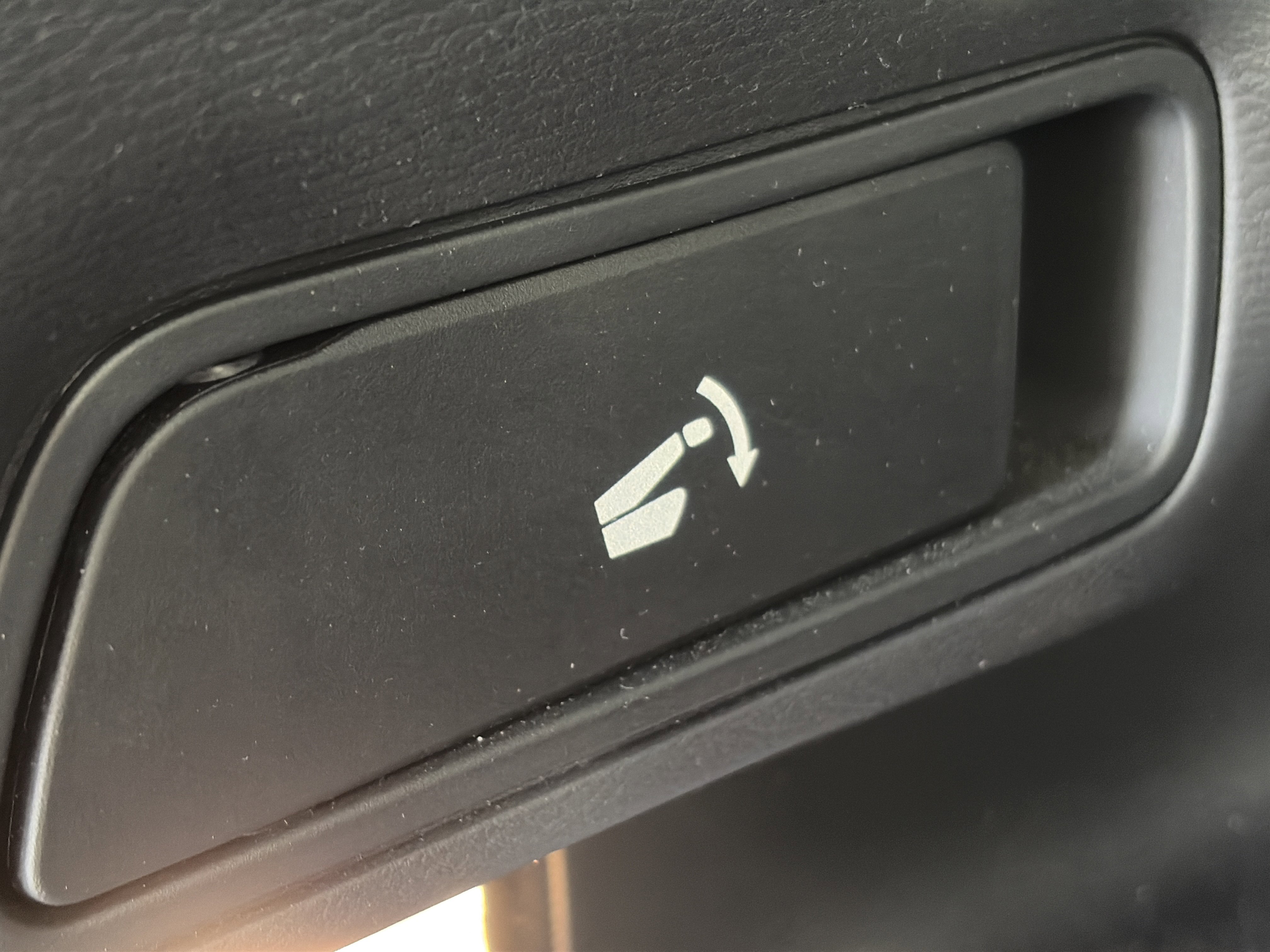 Used 2022 Mitsubishi Outlander SE image 16