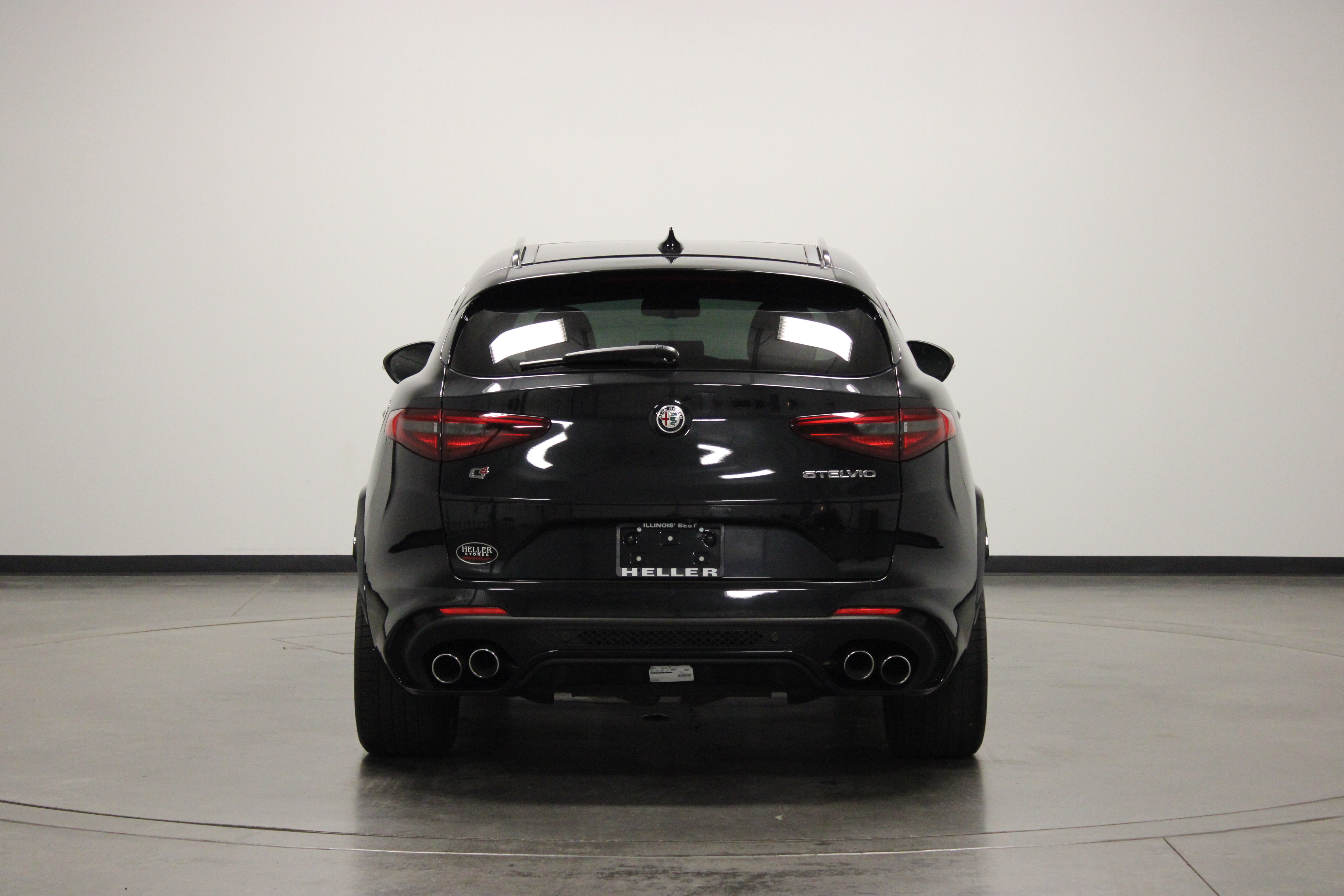 Used 2022 Alfa Romeo Stelvio Quadrifoglio w/ Active Assist Plus Package AWD/4WD image 7