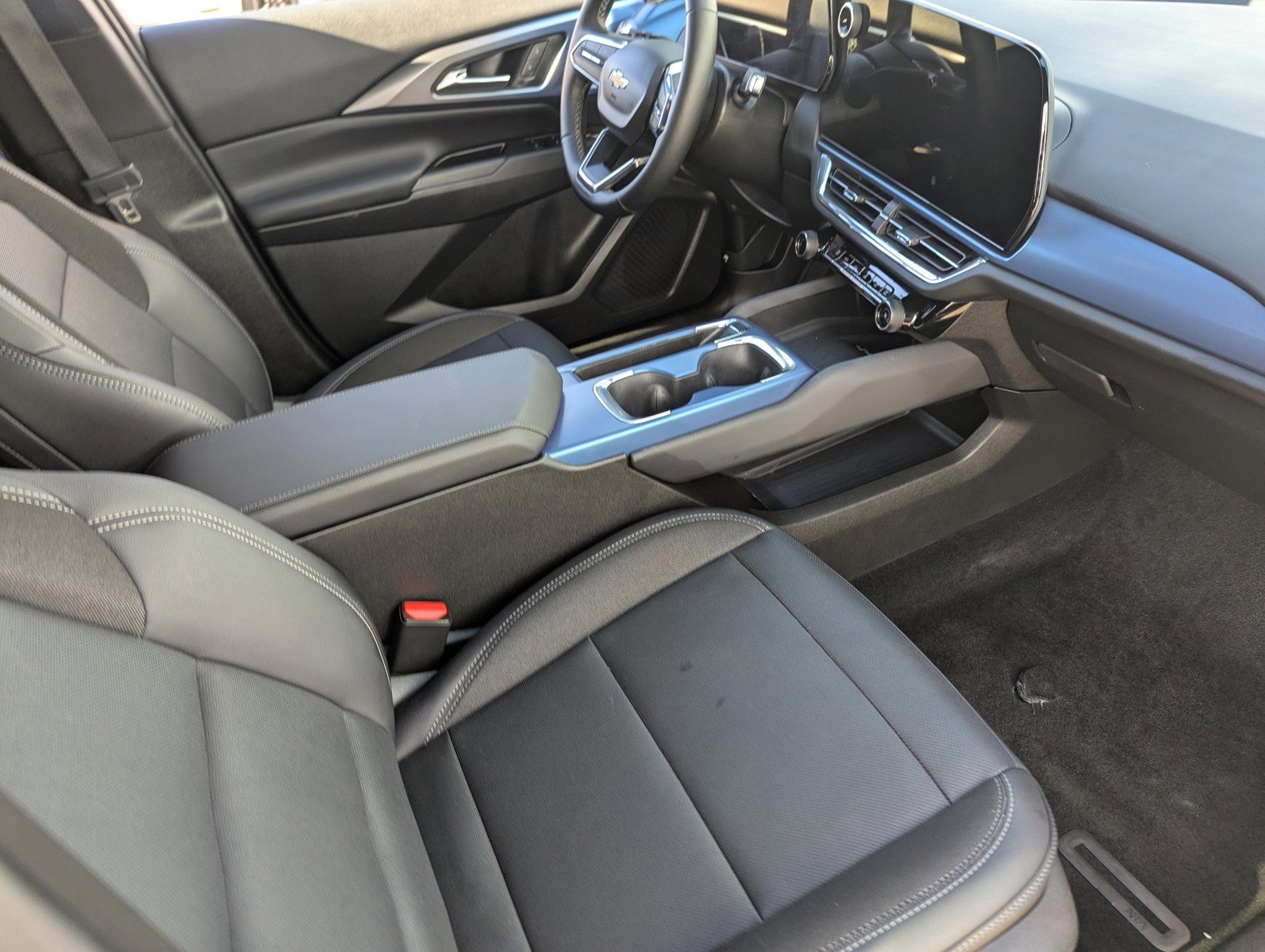 Certified 2025 Chevrolet Equinox EV LT w/ Convenience Package image 14