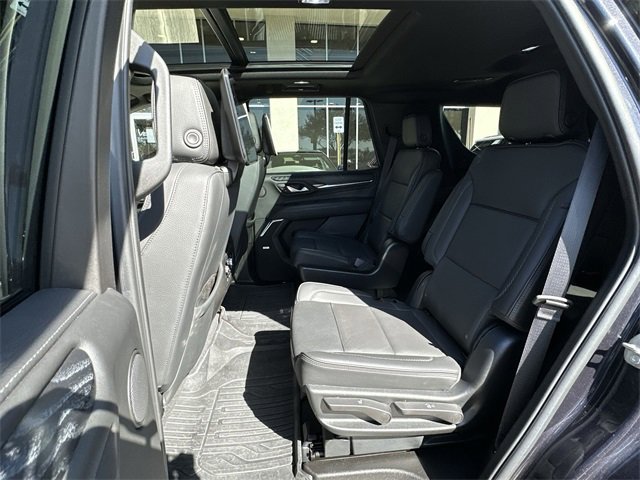 Used 2023 GMC Yukon Denali w/ Denali Reserve Package image 14