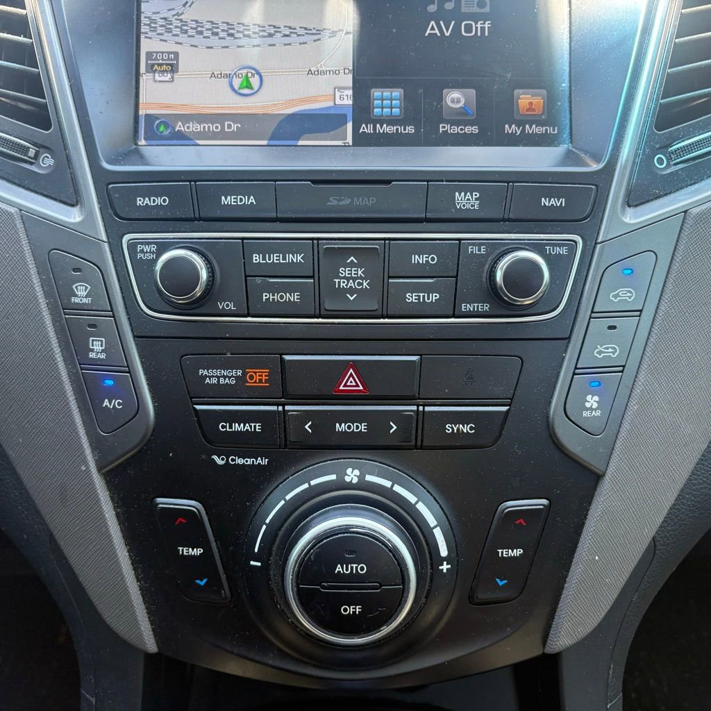 Used 2017 Hyundai Santa Fe SE image 23