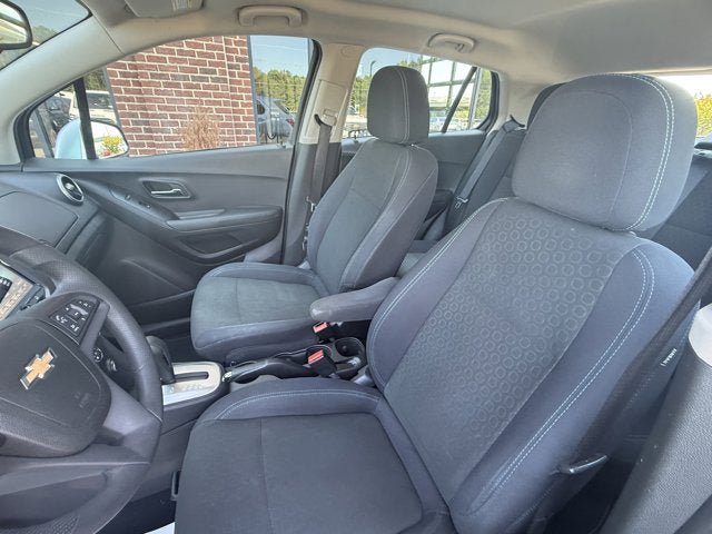 Used 2016 Chevrolet Trax LS w/ LPO, Cargo Package FWD image 17