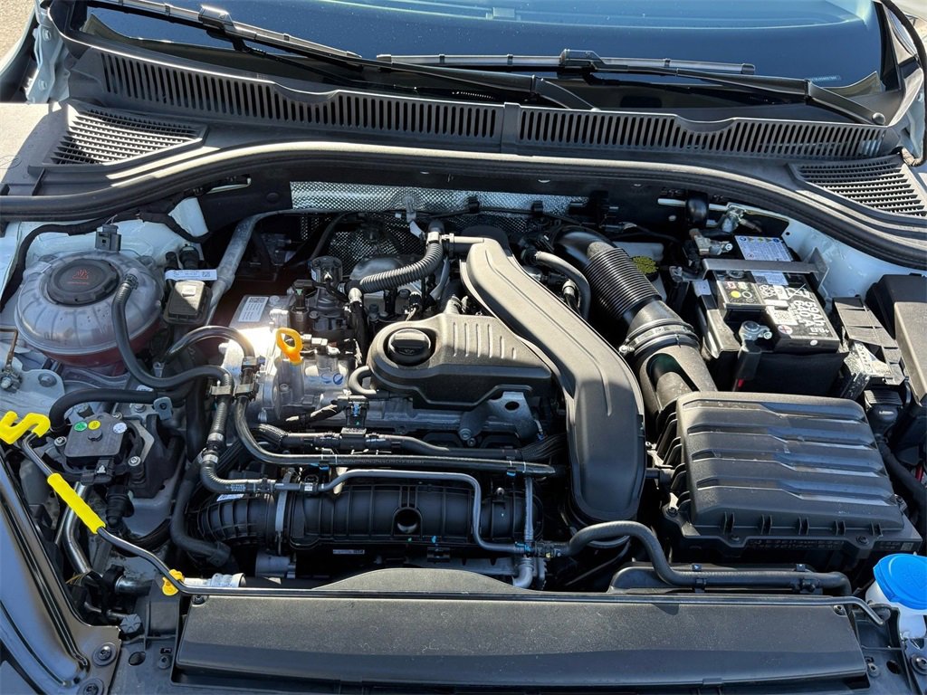 Certified 2025 Volkswagen Jetta SEL image 28