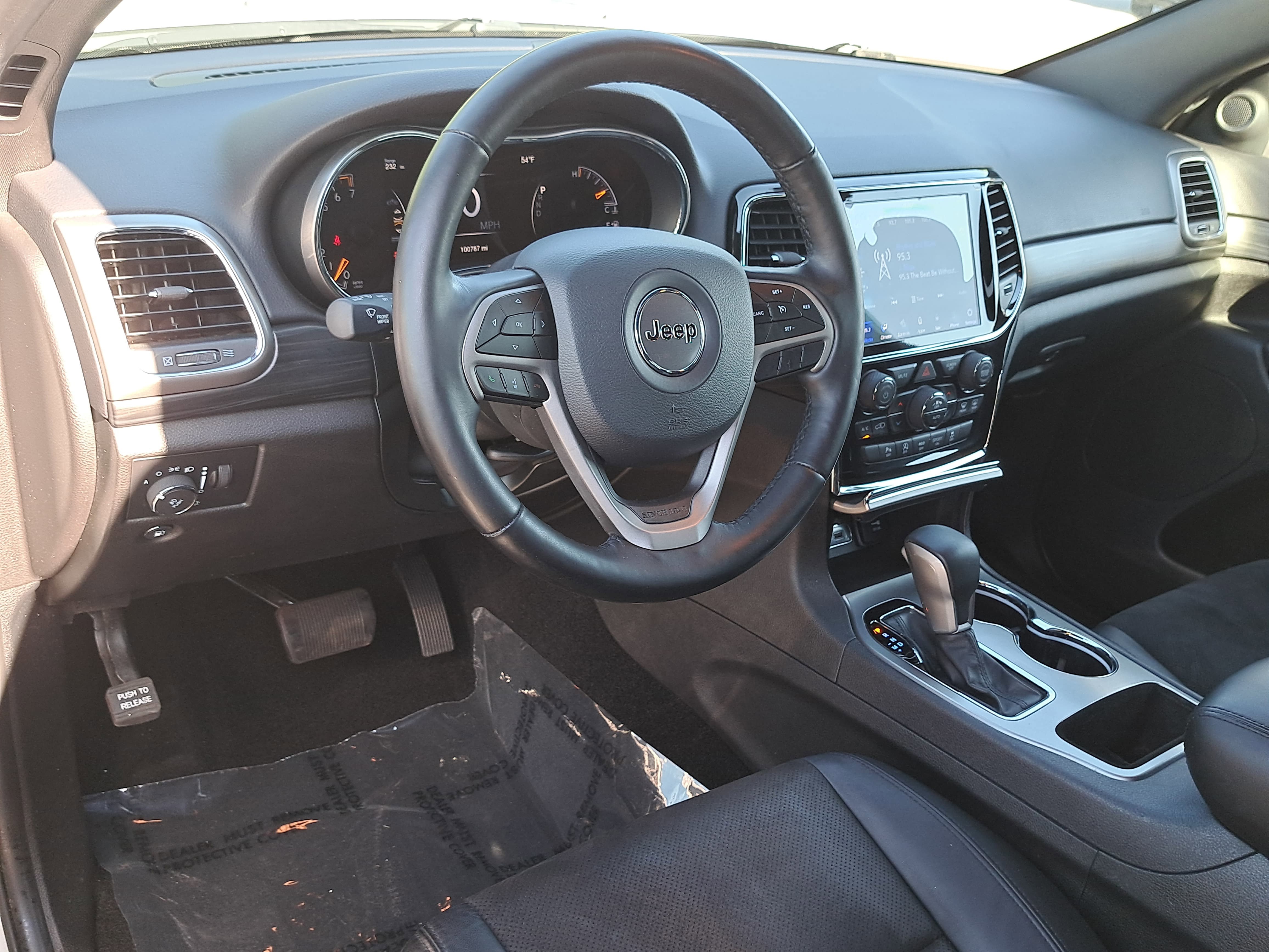 Used 2020 Jeep Grand Cherokee Altitude RWD image 16