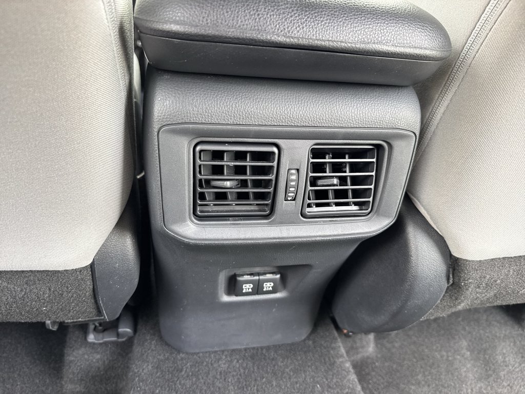 Used 2019 Toyota RAV4 XLE FWD image 37