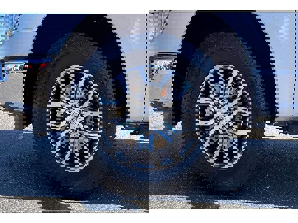 Used 2021 Ford F150 Lariat w/ Equipment Group 501A Mid image 10