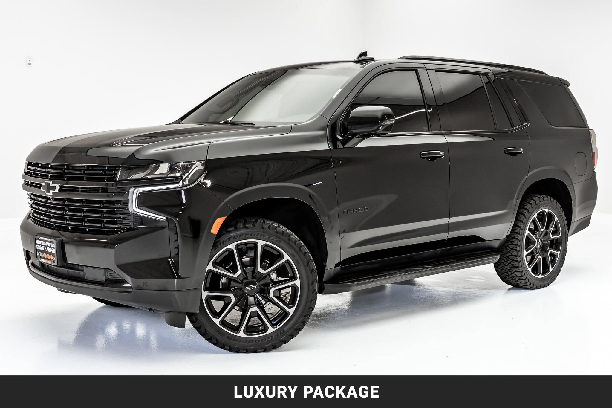 Used 2024 Chevrolet Tahoe RST w/ Luxury Package AWD/4WD image 4