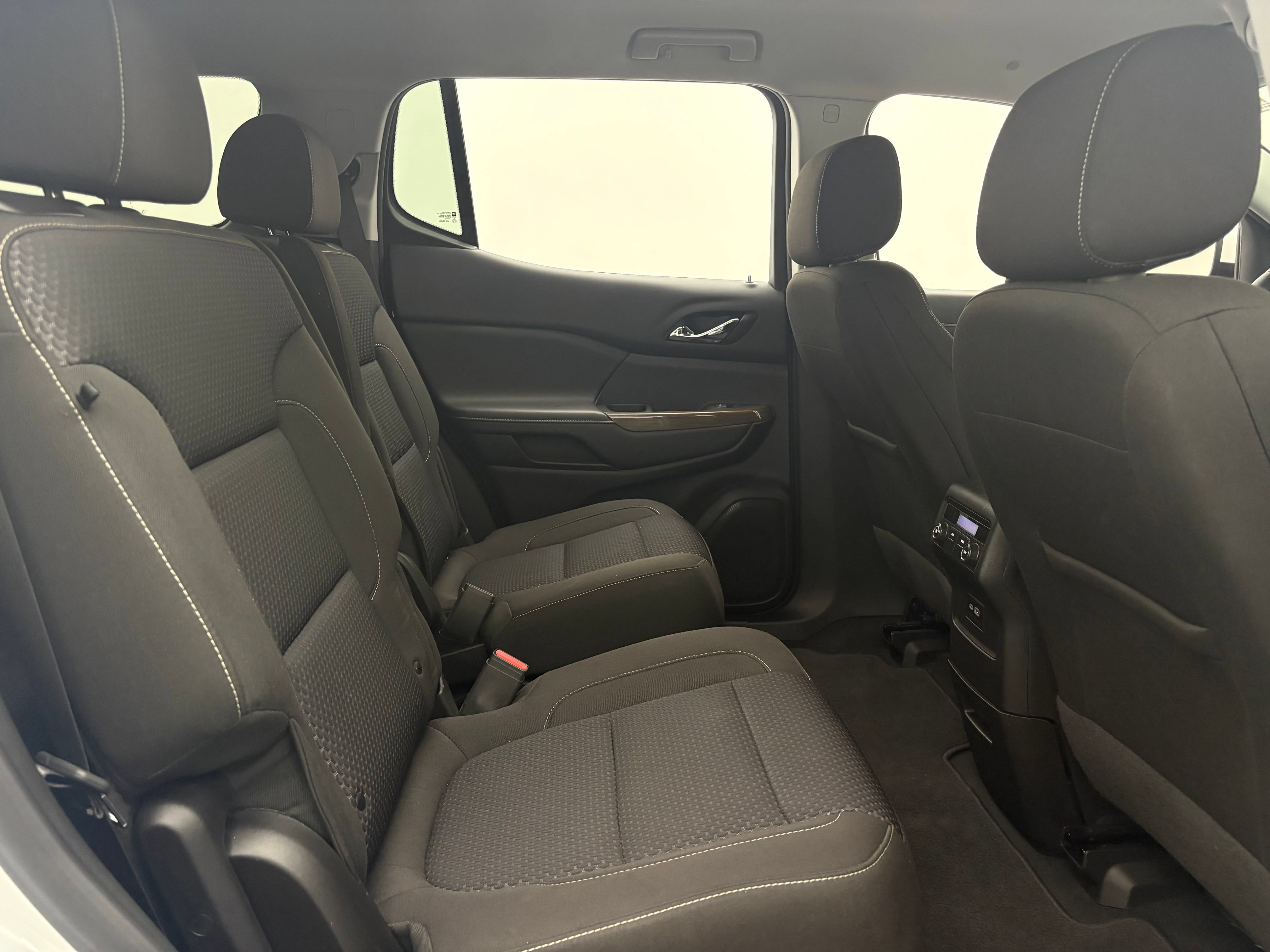 Used 2023 GMC Acadia SLE FWD image 33