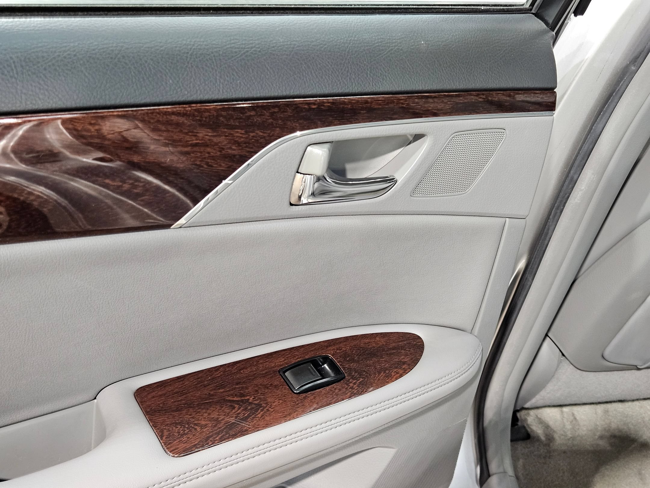 Used 2009 Toyota Avalon XLS FWD image 34
