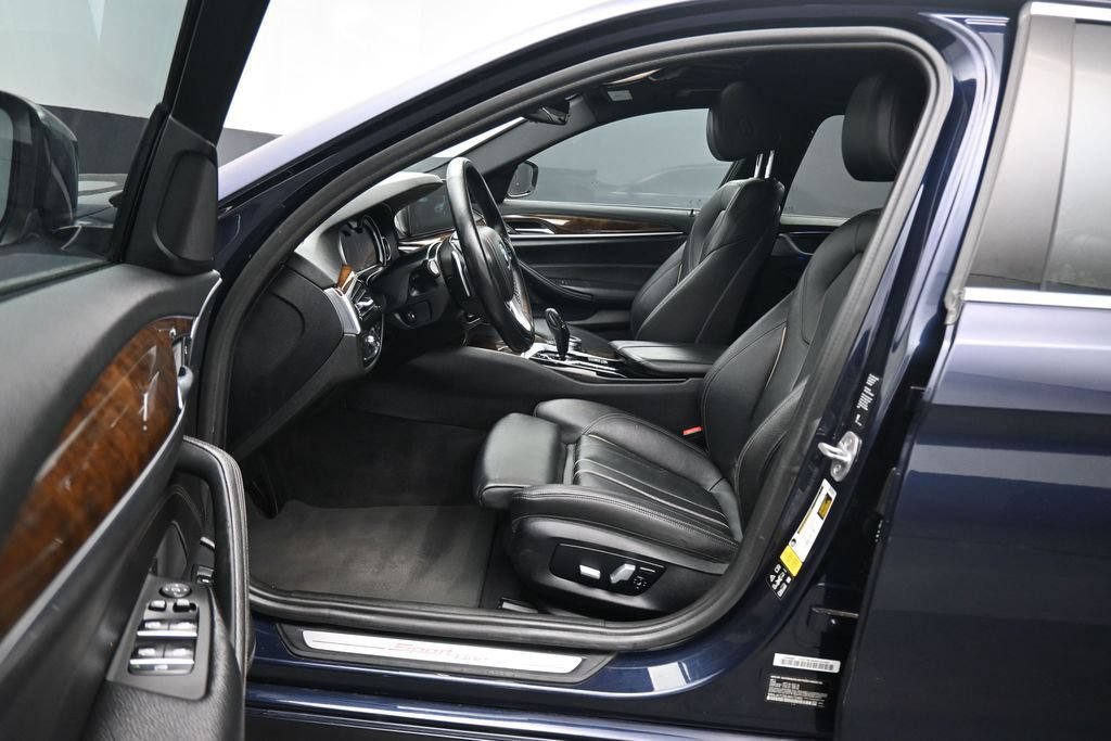 Used 2018 BMW 530i xDrive AWD/4WD image 12