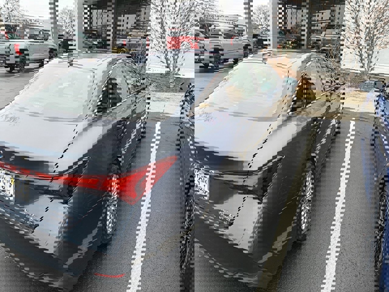 Used 2020 Toyota Avalon Limited image 4