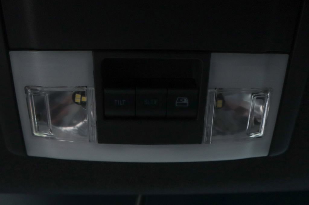 Used 2016 Ford F350 King Ranch w/ King Ranch w/Chrome Package AWD/4WD image 31