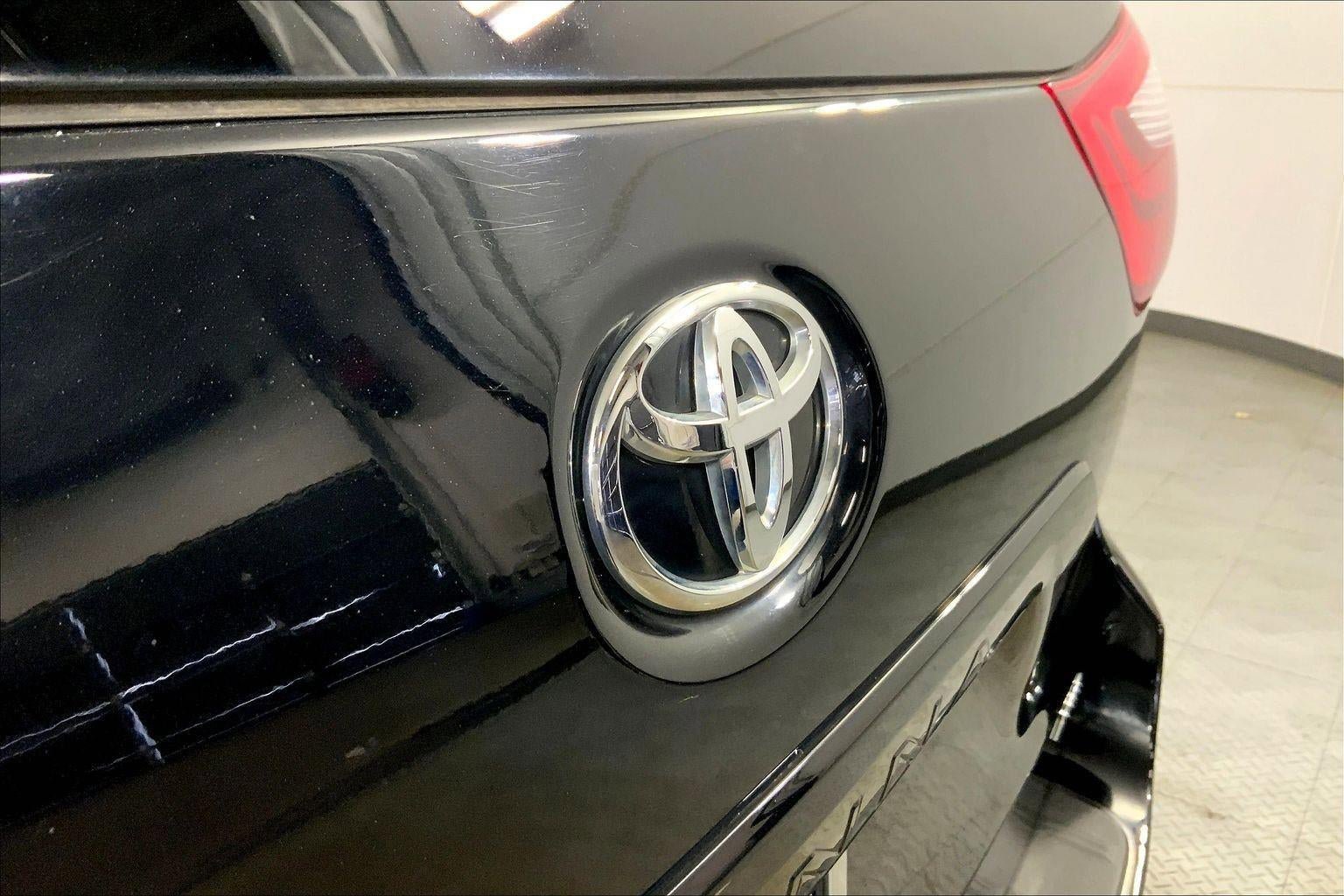Used 2020 Toyota Sienna XLE image 30