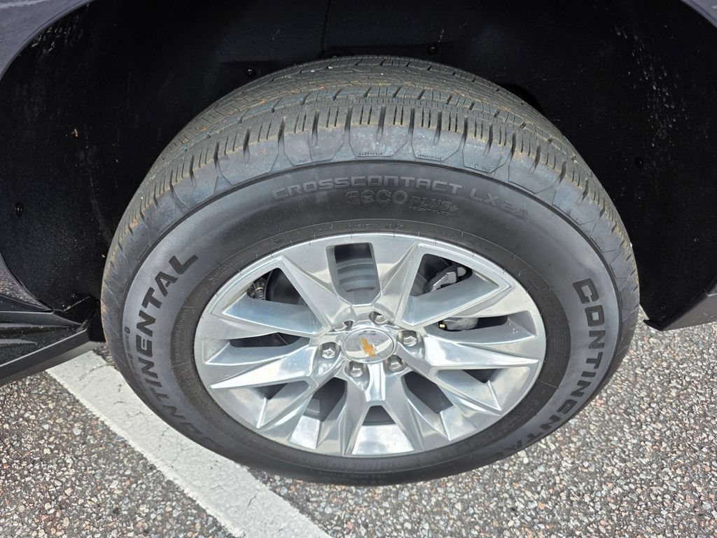 New 2026 Chevrolet Suburban Premier RWD image 23