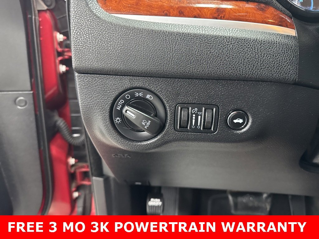 Used 2013 Chrysler 300 Touring w/ Driver Convenience Group image 10