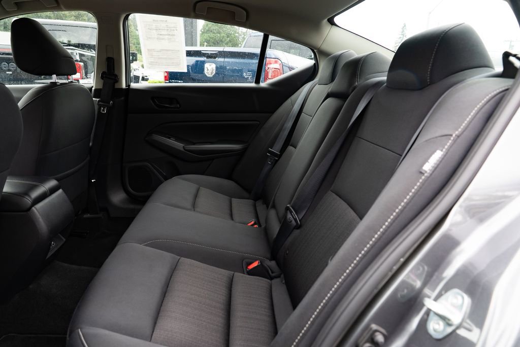 Used 2024 Nissan Altima 2.5 SV FWD image 20