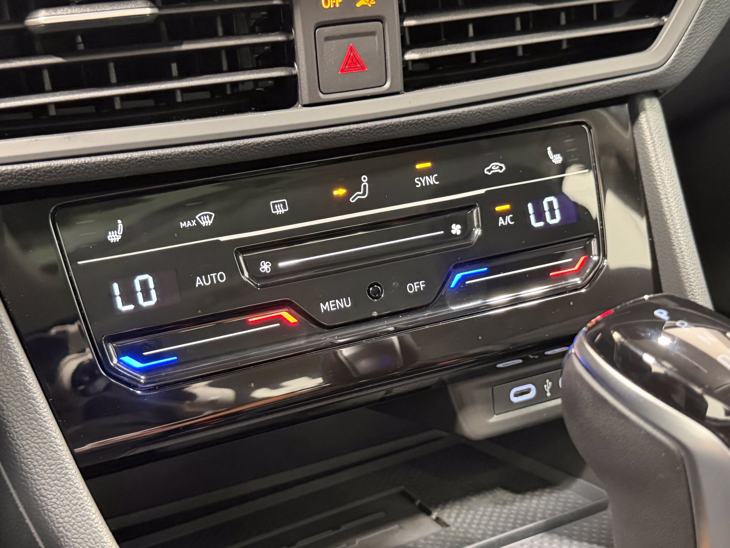 Certified 2026 Volkswagen Jetta SE FWD image 43