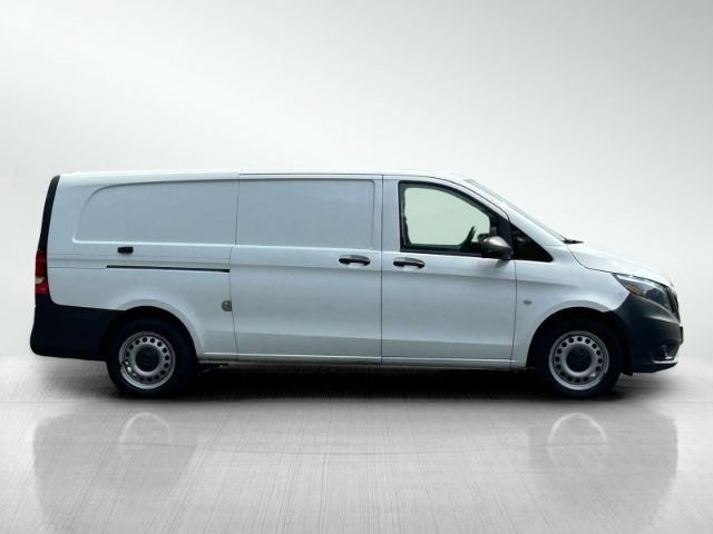 Used 2022 Mercedes-Benz Metris image 3