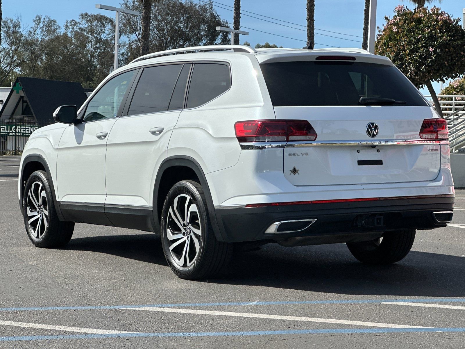 Used 2023 Volkswagen Atlas SEL image 3