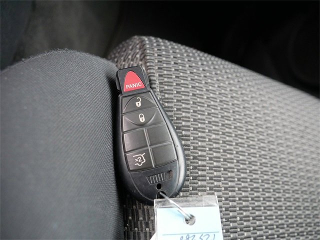 Used 2010 Jeep Commander Sport image 37