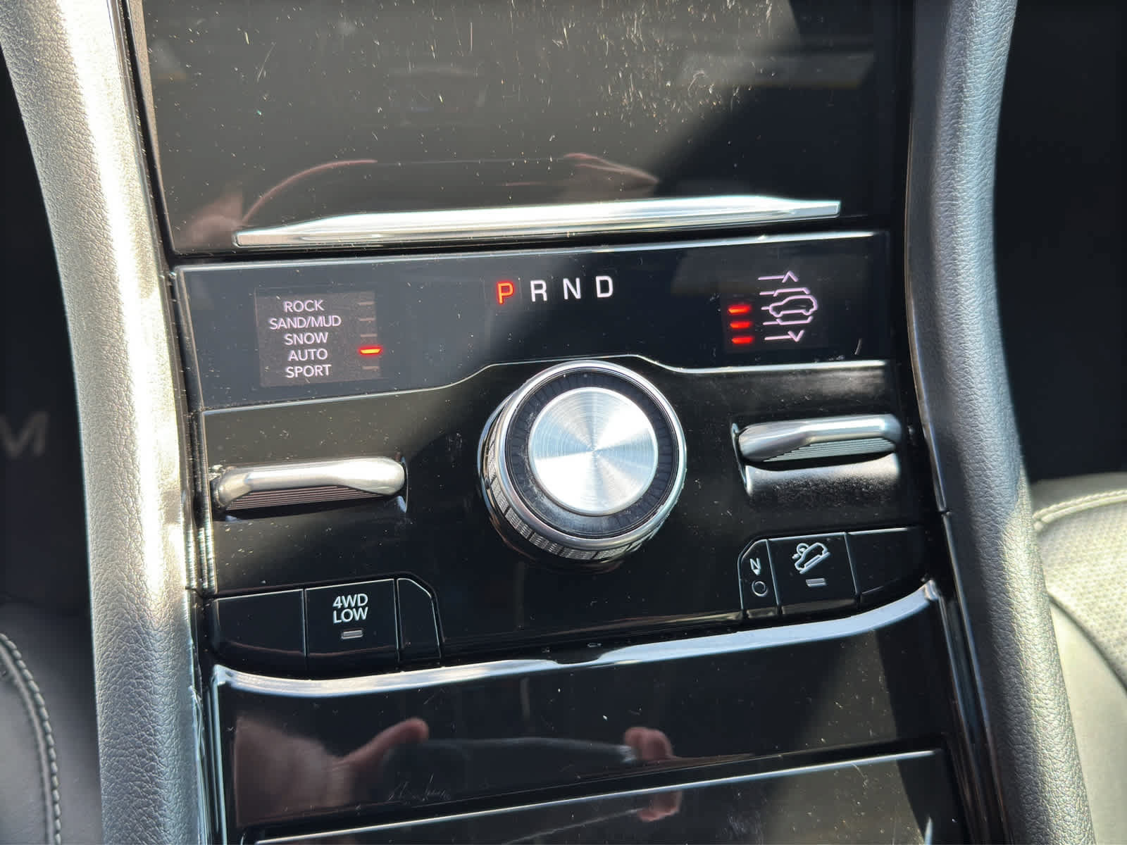 Used 2024 Jeep Grand Cherokee Overland AWD/4WD image 19
