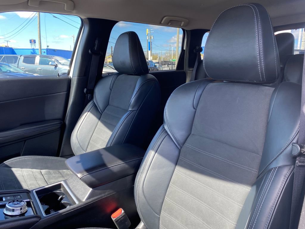 Used 2024 Mitsubishi Outlander SE AWD/4WD image 10