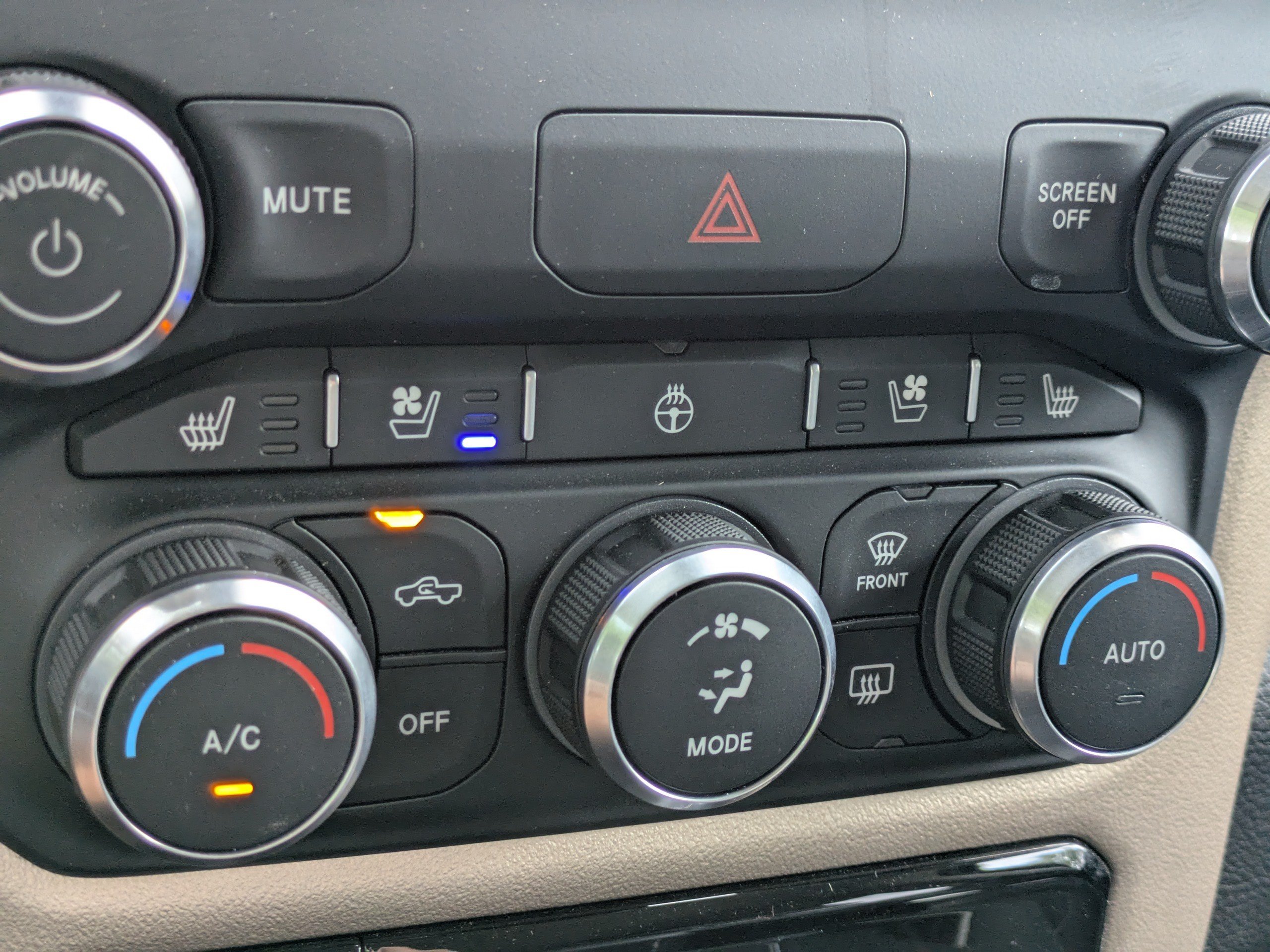 Used 2022 RAM 1500 Laramie AWD/4WD image 27
