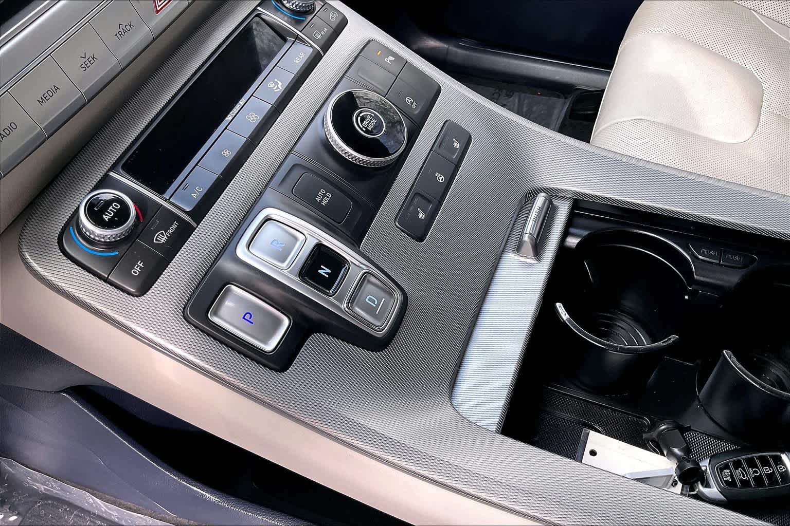 Used 2020 Hyundai Palisade SEL w/ Premium Package FWD image 18