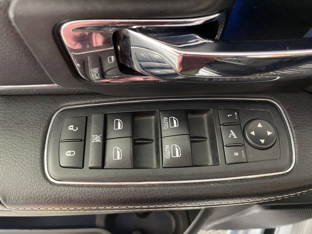 Used 2016 RAM 3500 Laramie image 17