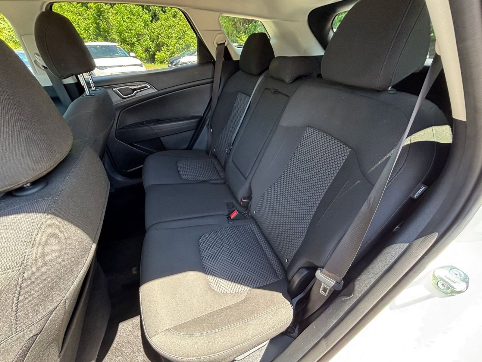 Used 2025 Kia Sportage LX FWD image 35