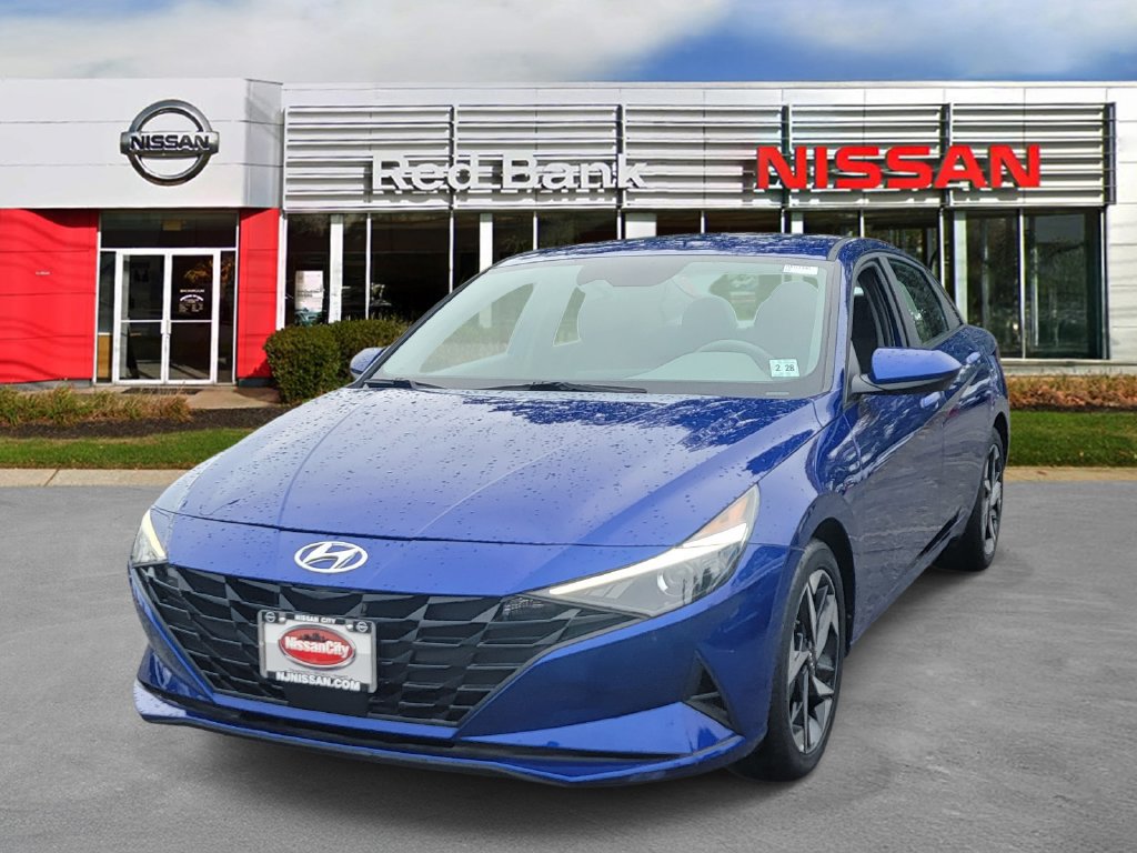 Used 2023 Hyundai Elantra SEL w/ Convenience Package FWD image 4