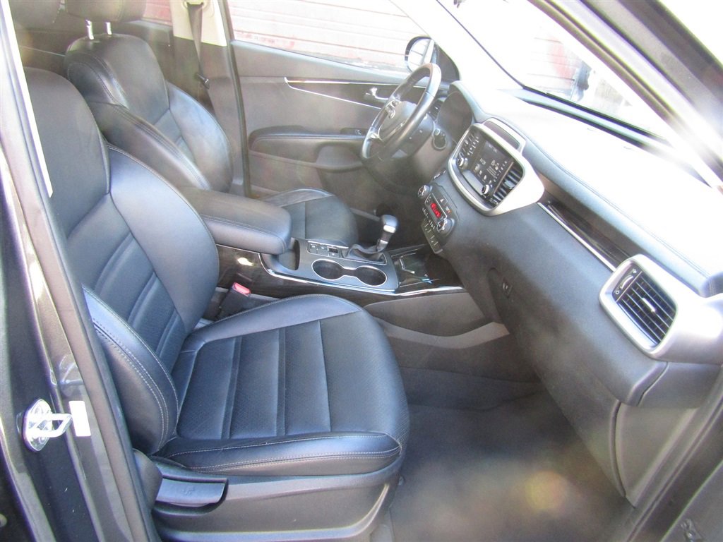 Used 2020 Kia Sorento EX image 19