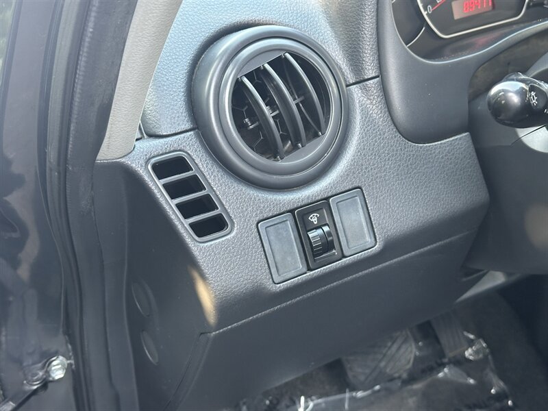 Used 2008 Suzuki SX4 Sport FWD image 49