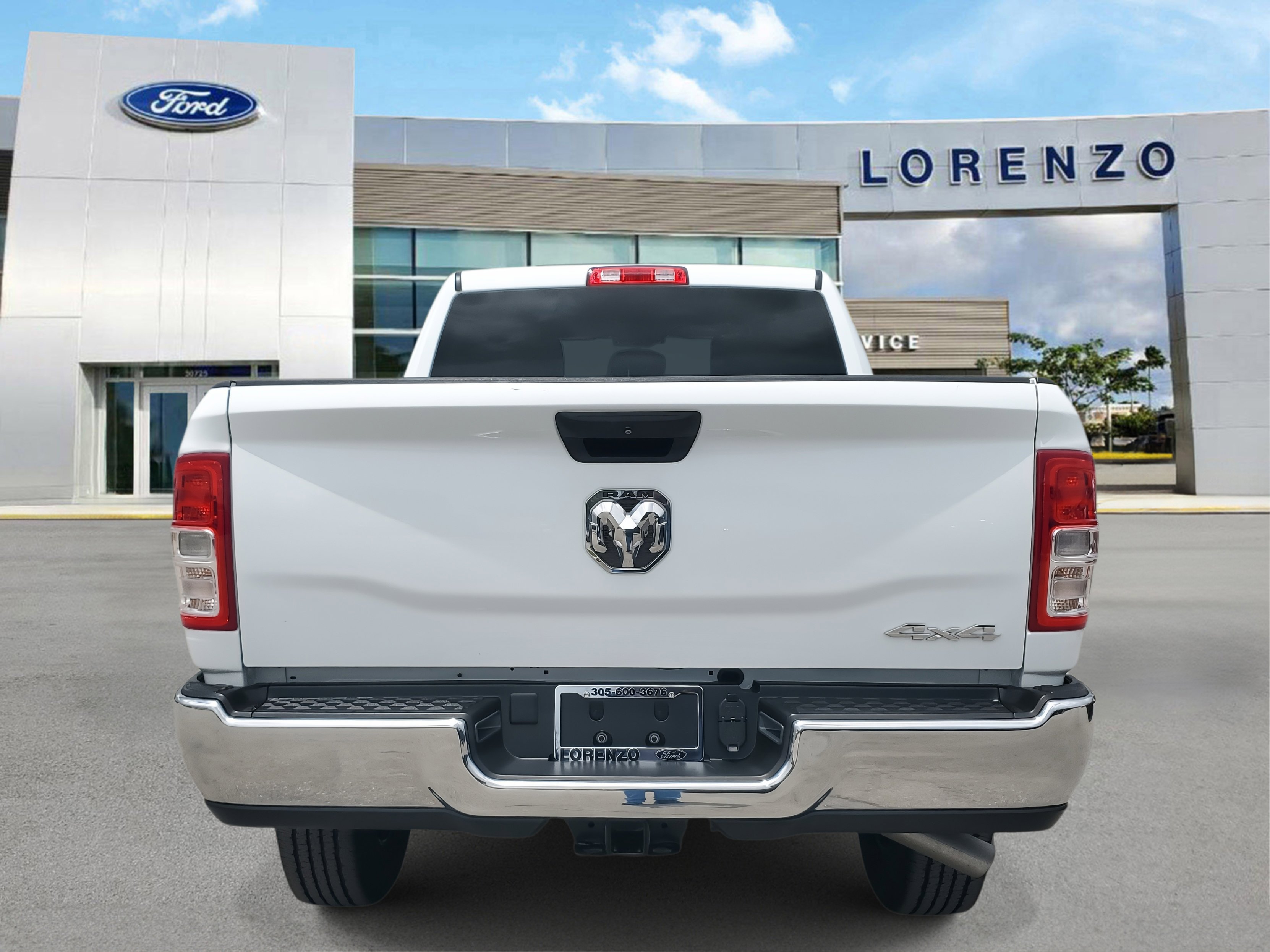 Used 2024 RAM 2500 Tradesman w/ Chrome Appearance Group image 6