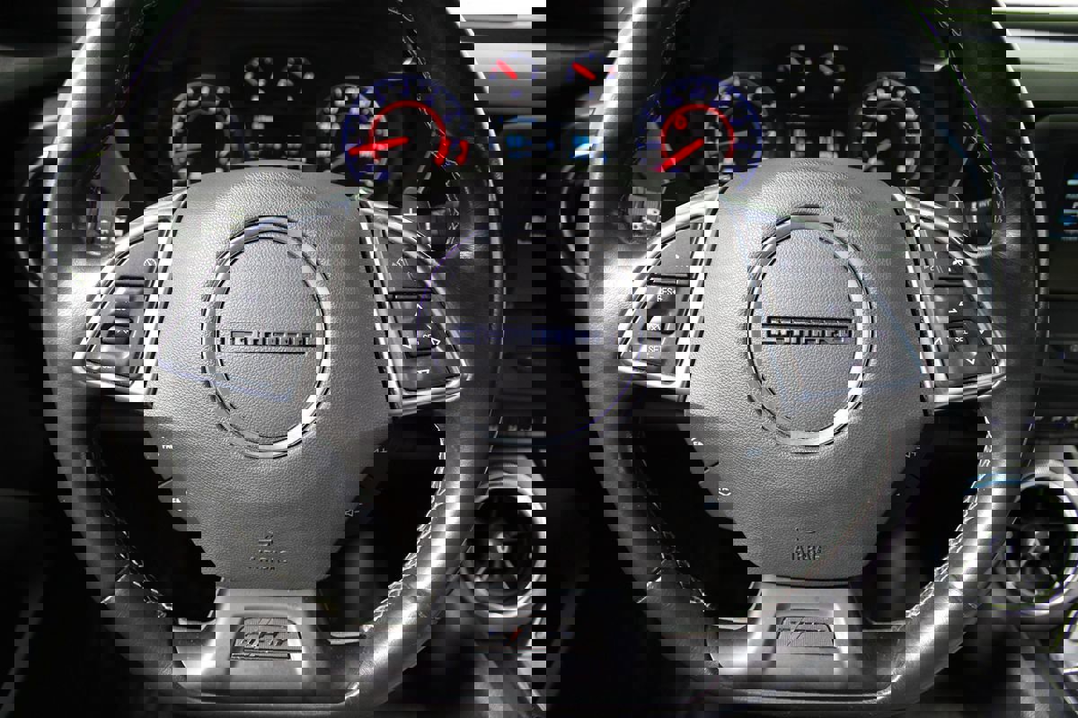 Used 2017 Chevrolet Camaro LT RWD image 12