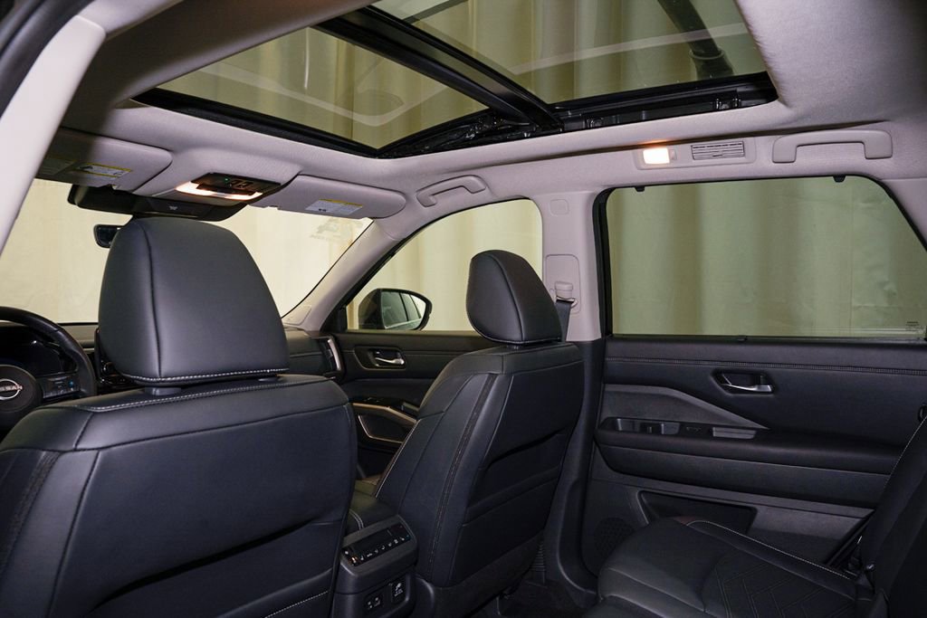 Certified 2024 Nissan Pathfinder Platinum w/ Cargo Package image 11