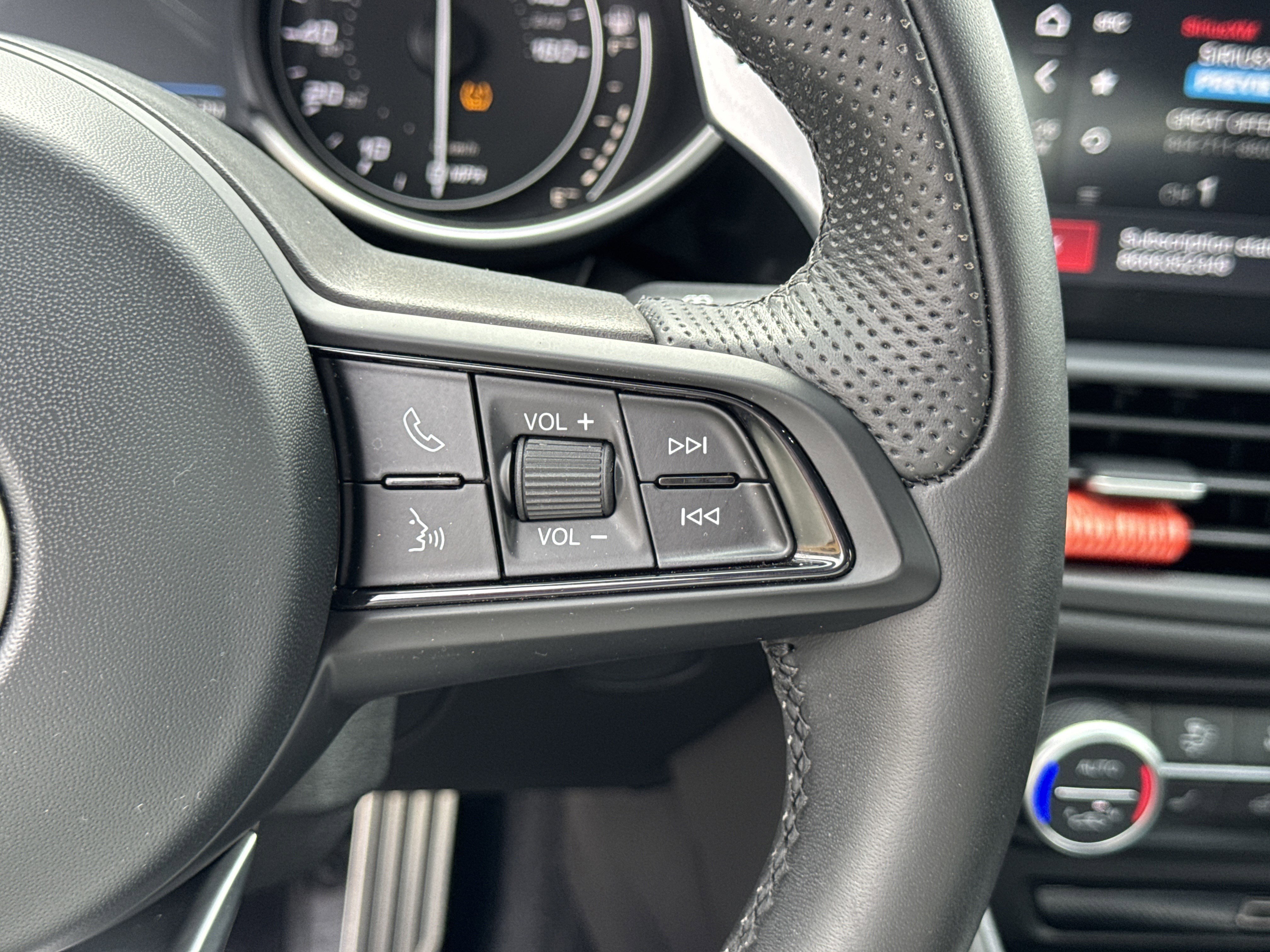 Used 2023 Alfa Romeo Giulia Veloce image 26