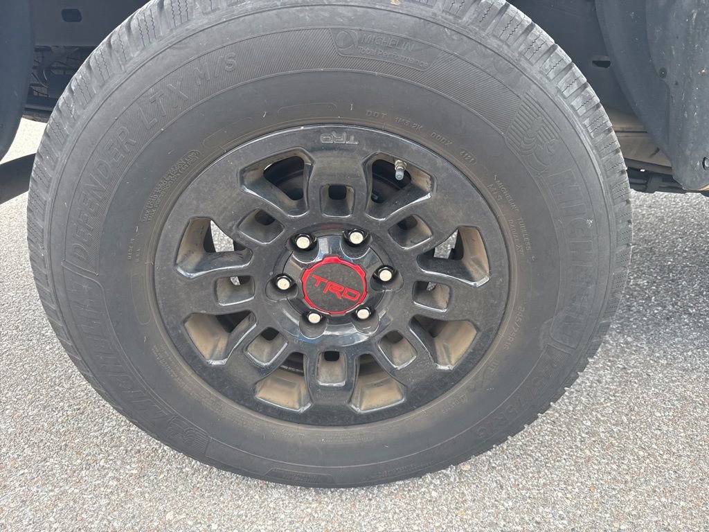 Used 2018 Toyota Tacoma SR5 RWD image 6