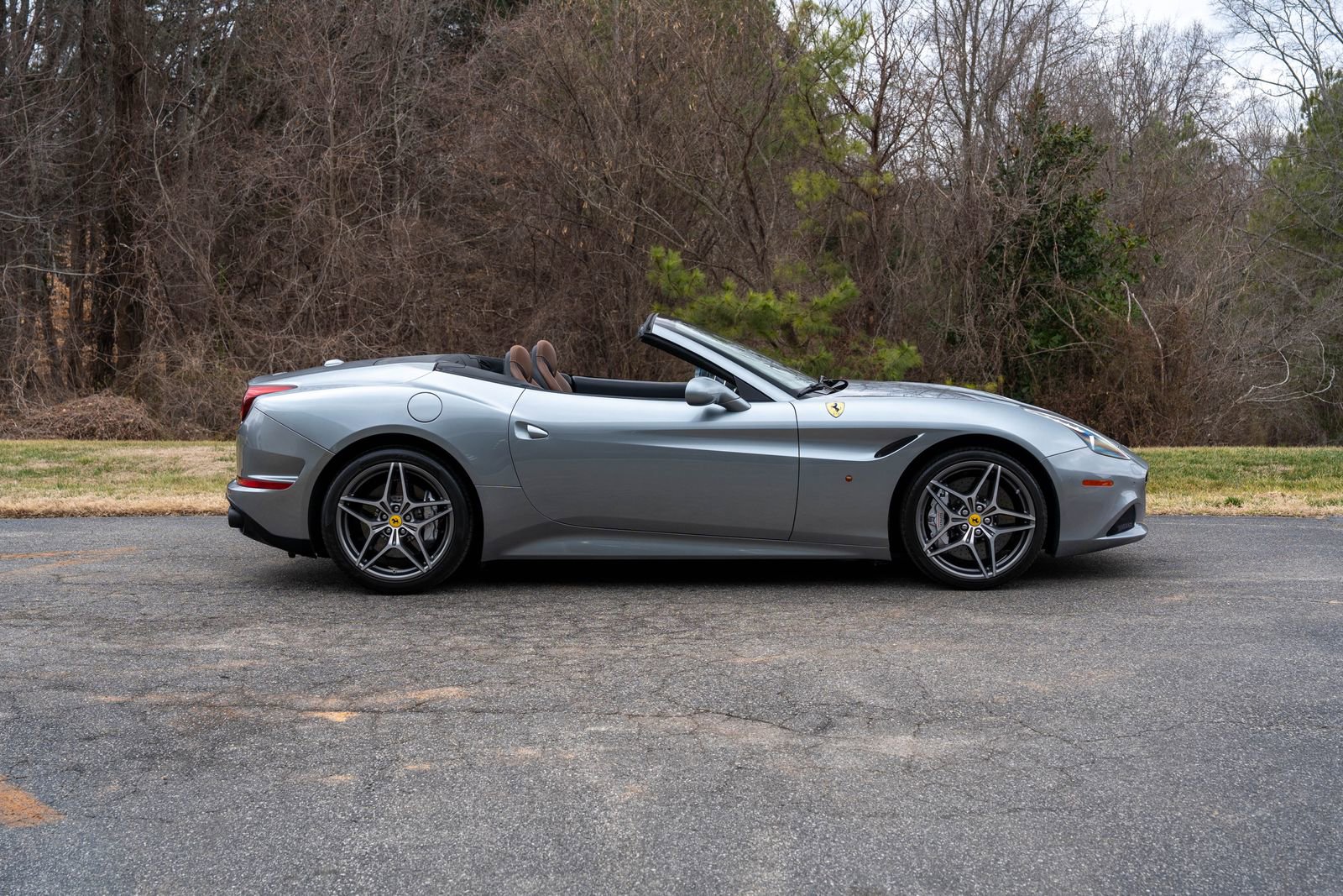 Used 2017 Ferrari California T image 7