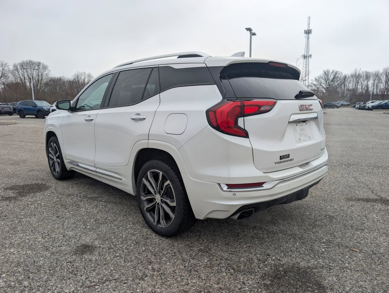 Used 2020 GMC Terrain Denali w/ Denali Premium Package AWD/4WD image 2