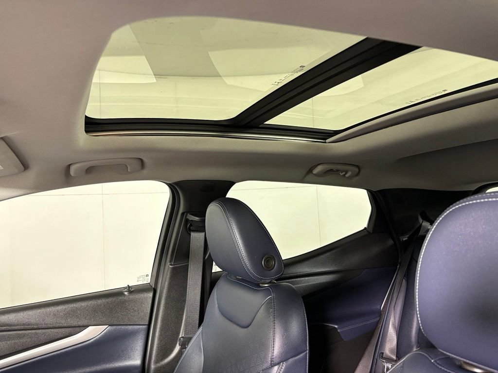 Used 2022 Chevrolet Bolt EUV Premier w/ Sun & Sound Package FWD image 37