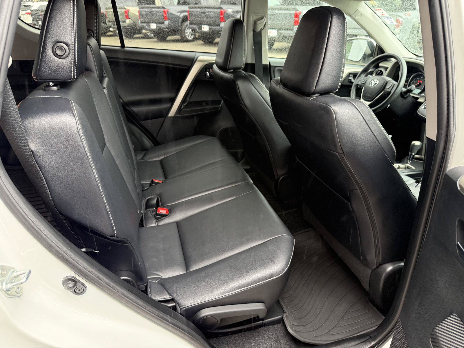 Used 2014 Toyota RAV4 Limited AWD/4WD image 18