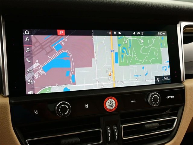 Used 2025 Porsche Macan image 10