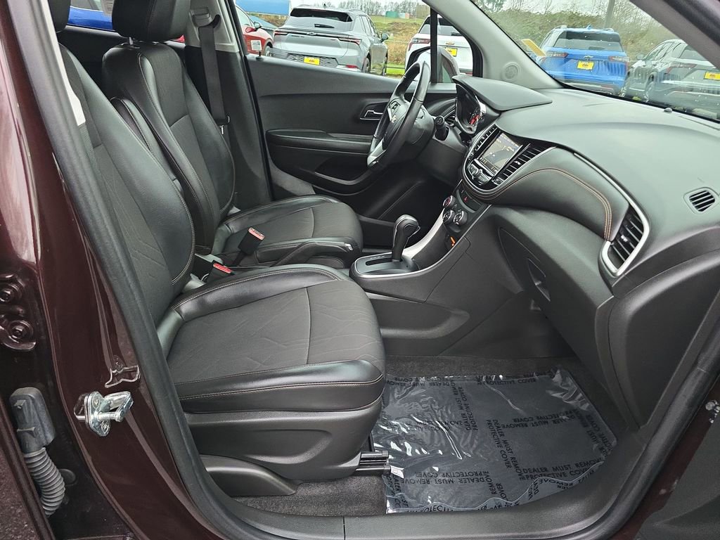 Certified 2022 Chevrolet Trax LT w/ LT Convenience Package image 29
