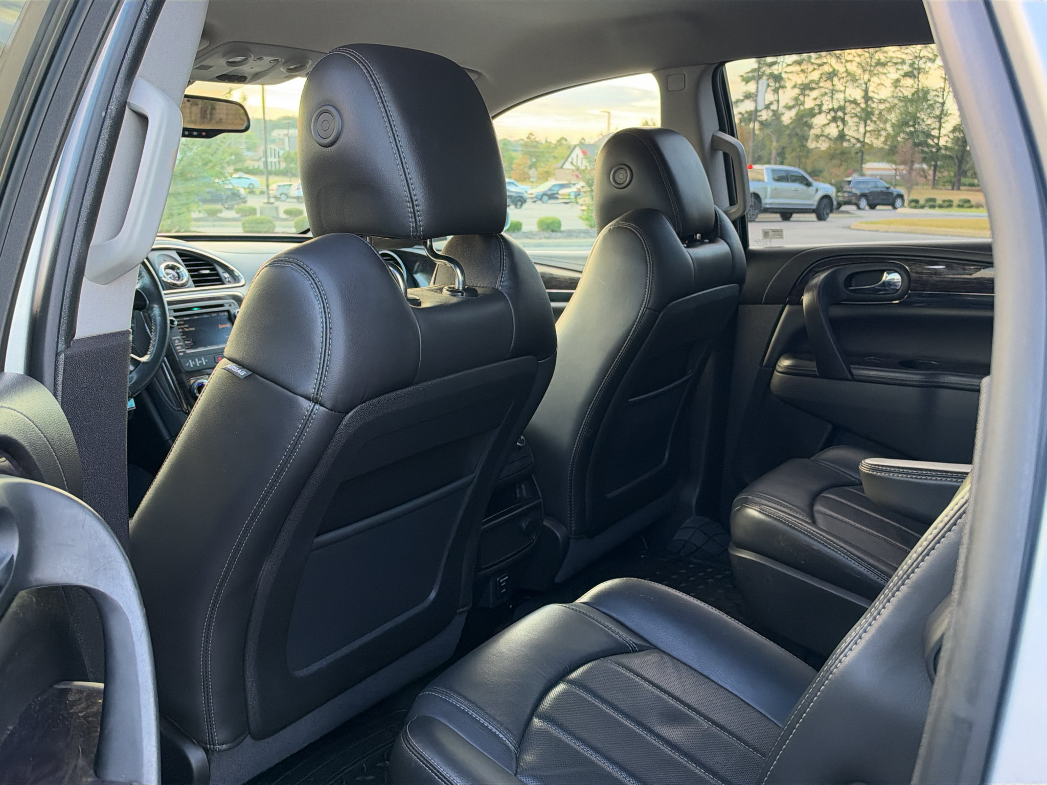 Used 2015 Buick Enclave Leather FWD image 13