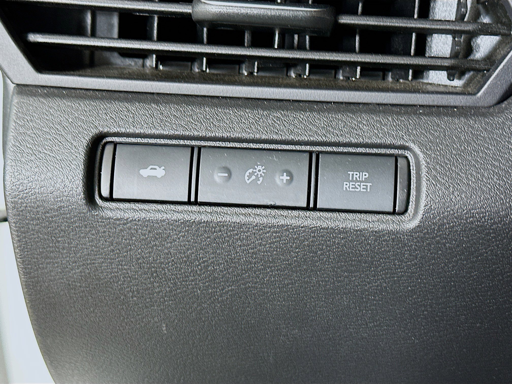 Used 2025 Nissan Altima 2.5 SV image 17