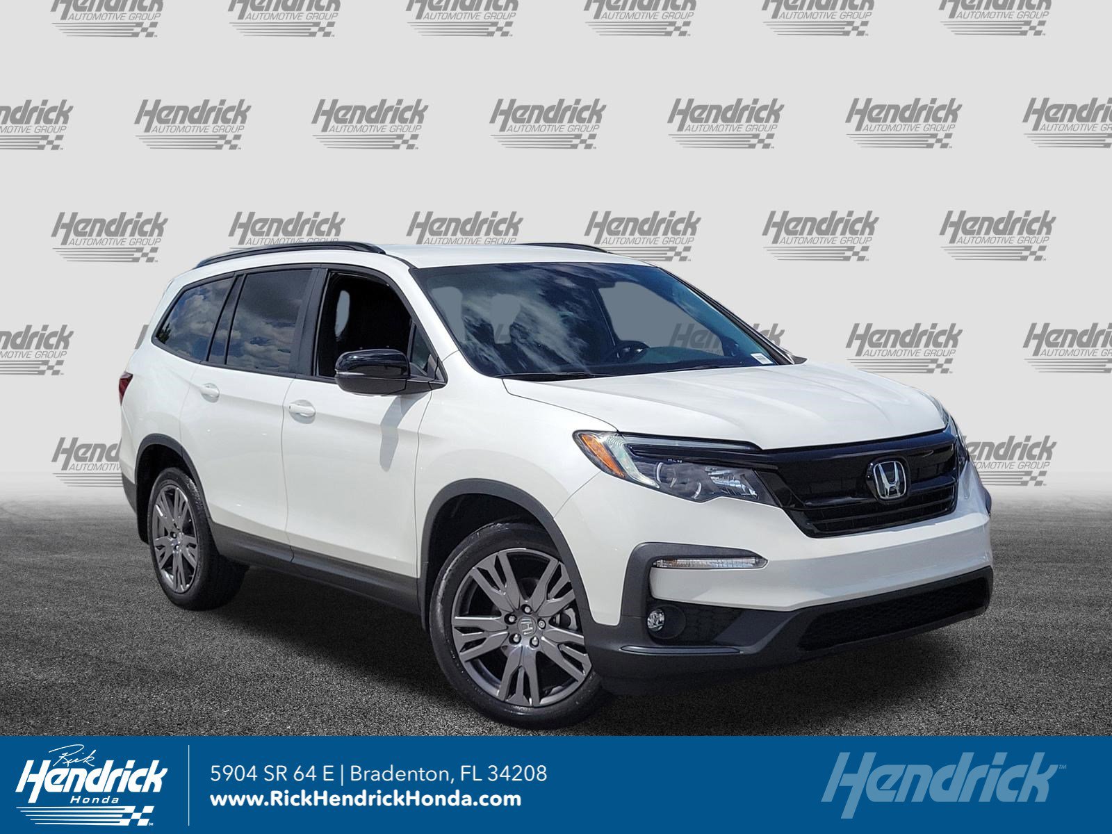 Used 2022 Honda Pilot Sport image 1
