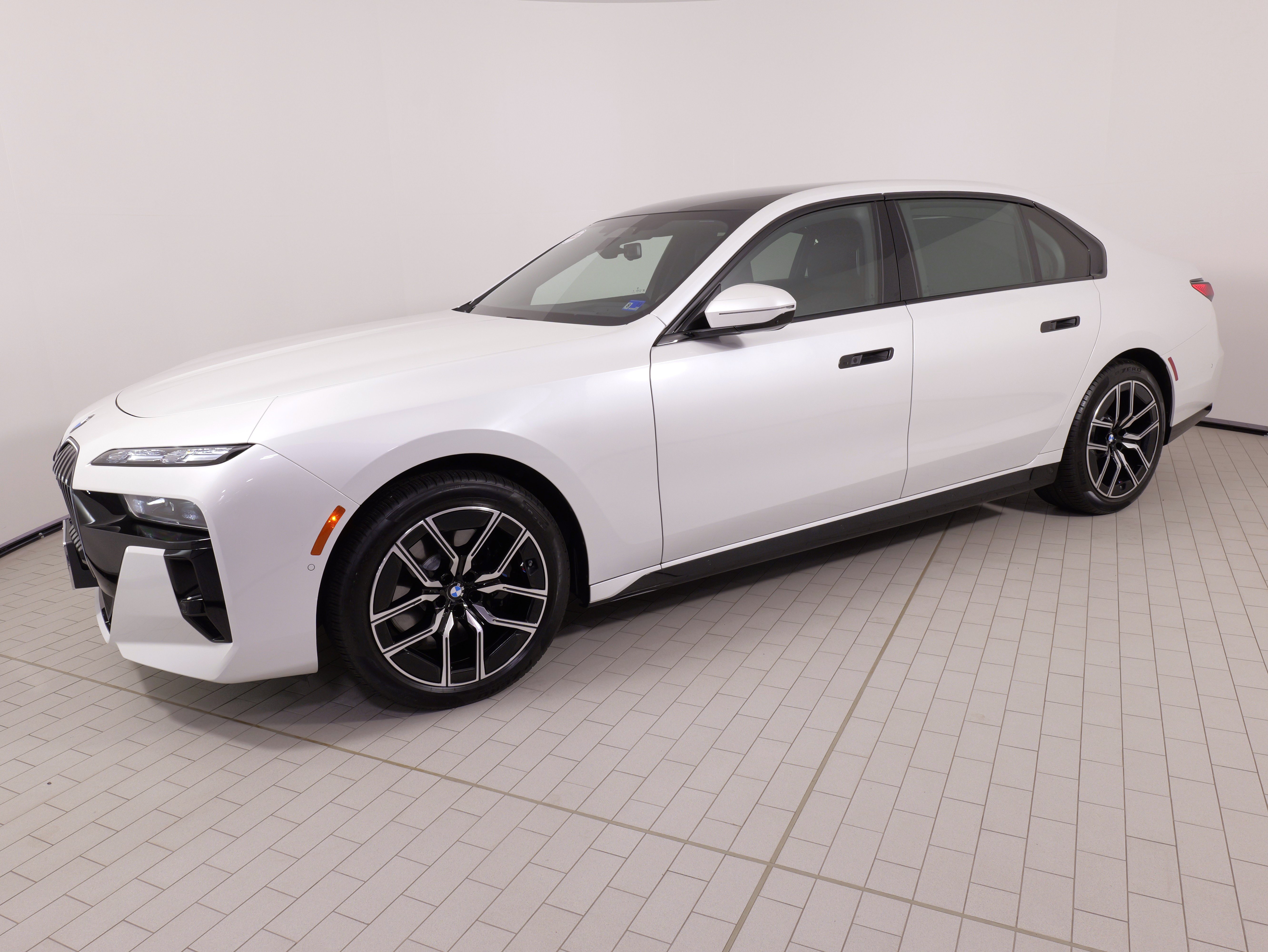 Used 2025 BMW 740i xDrive w/ Executive Package