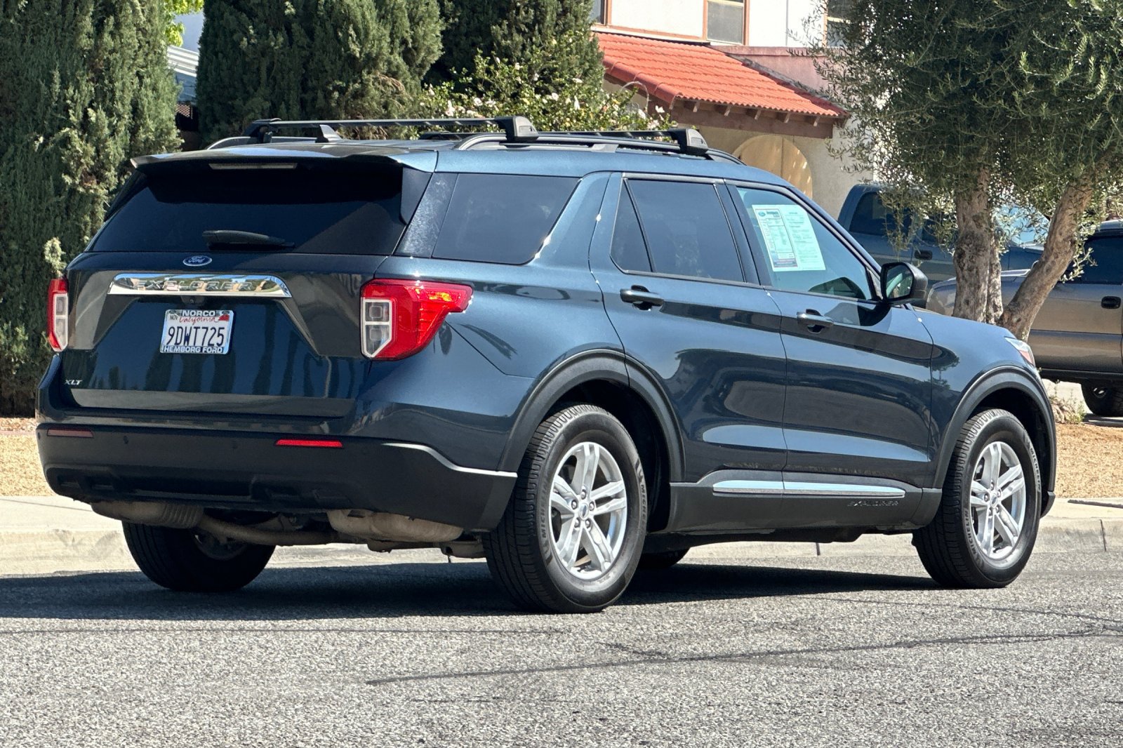 Used 2022 Ford Explorer XLT RWD image 4